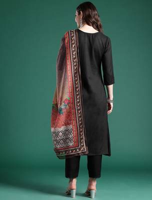 Solid Kurta With Trousers & Dupatta 6