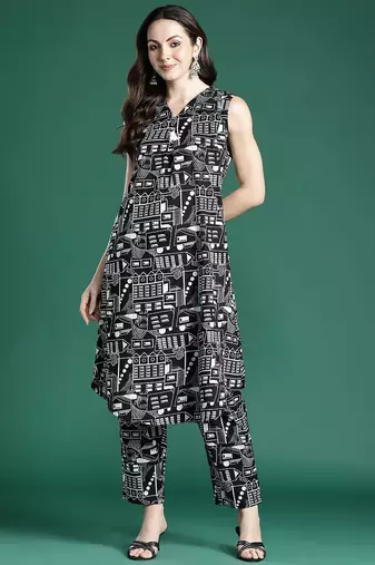 Women Printed Pleated Pure Cotton Kurta with Trousers