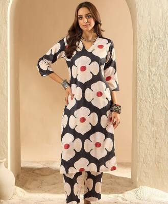 Floral Printed V Neck Kurta With Trousers 1