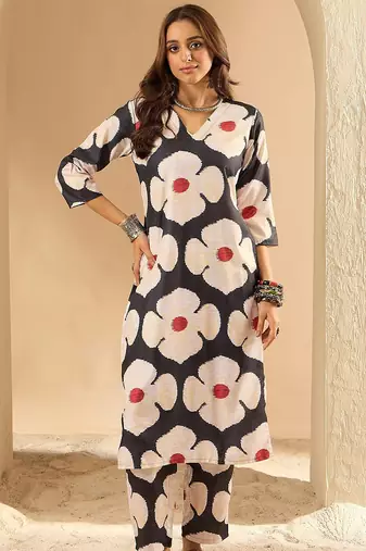 Floral Printed V Neck Kurta With Trousers