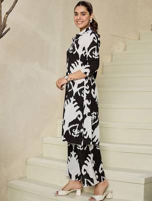 Abstract Printed Shirt Collar Pure Cotton A-Line Kurta With Trousers 4