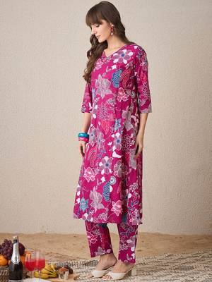 Women Floral Printed Regular Pure Cotton Kurta with Trousers 6