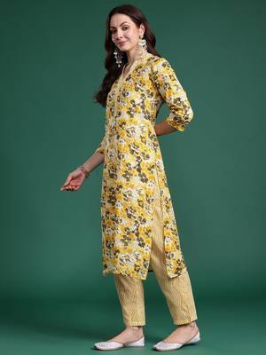 Floral Printed Regular Pure Cotton Kurta with Trousers & Dupatta 5