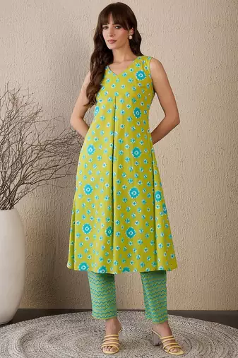 Women Printed Regular Pure Cotton Kurta with Trousers