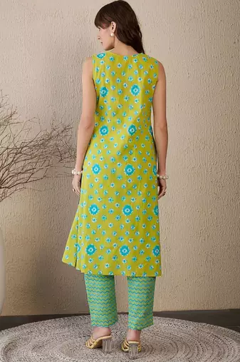 Women Printed Regular Pure Cotton Kurta with Trousers