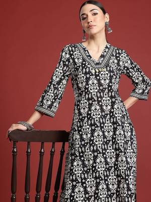 Women Ethnic Motifs Printed Regular Pure Cotton Kurta with Trousers 1