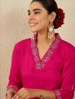 Women Ethnic Motifs Embroidered Regular Thread Work Kurta with Trousers 2