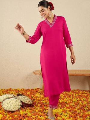 Women Ethnic Motifs Embroidered Regular Thread Work Kurta with Trousers 3