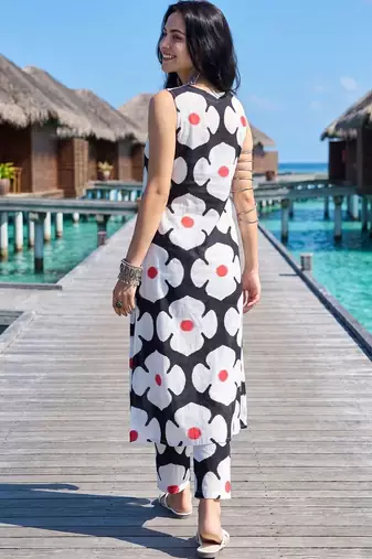 Women Floral Printed Regular Pure Cotton Kurta with Trousers