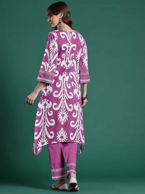 Ethnic Motifs Printed Regular Kurta with Trousers 5