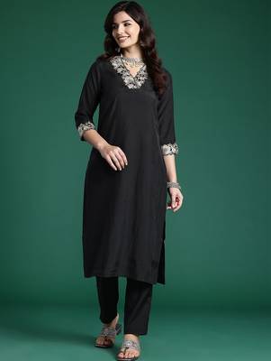 Women Floral Yoke Design Regular Pure Cotton Kurta with Trousers 4