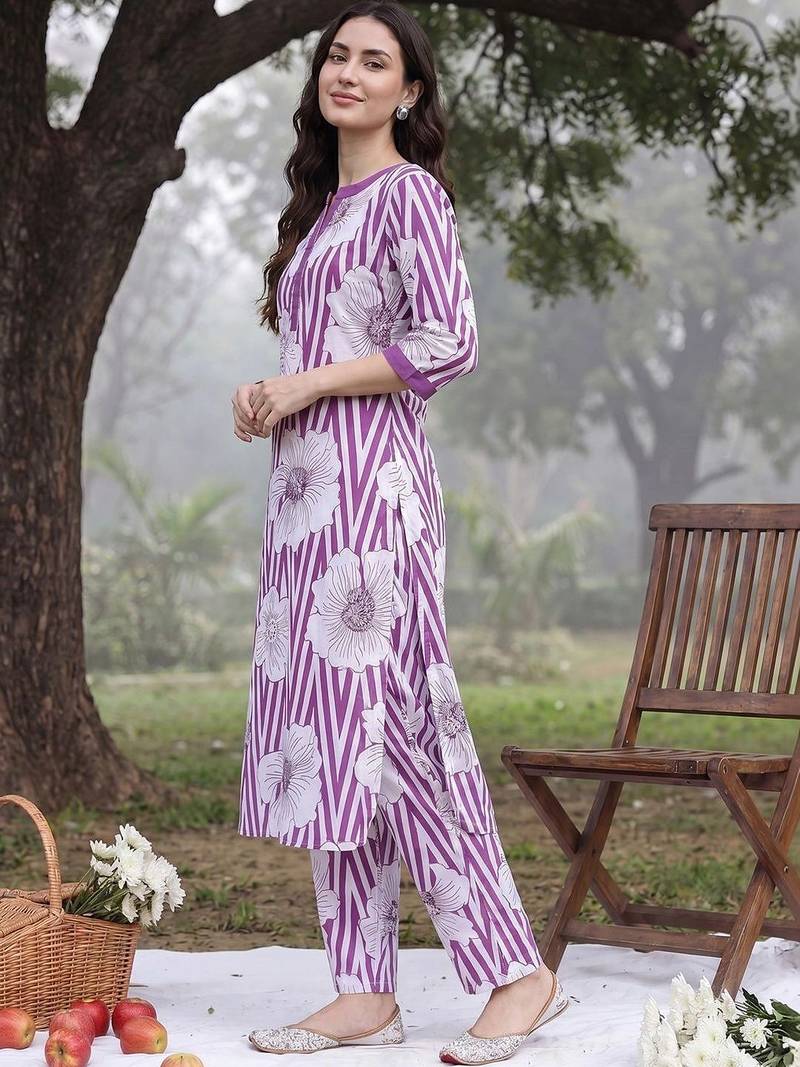 Women Floral Printed Regular Sequinned Pure Cotton Kurta with Trousers