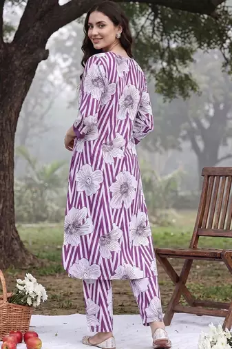 Women Floral Printed Regular Sequinned Pure Cotton Kurta with Trousers