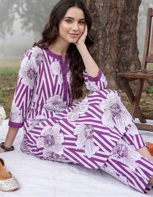 Women Floral Printed Regular Sequinned Pure Cotton Kurta with Trousers 5