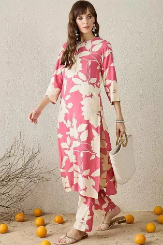 Women Floral Printed Regular Kurta with Trousers