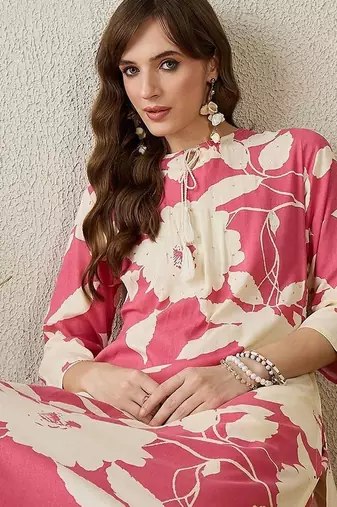 Women Floral Printed Regular Kurta with Trousers