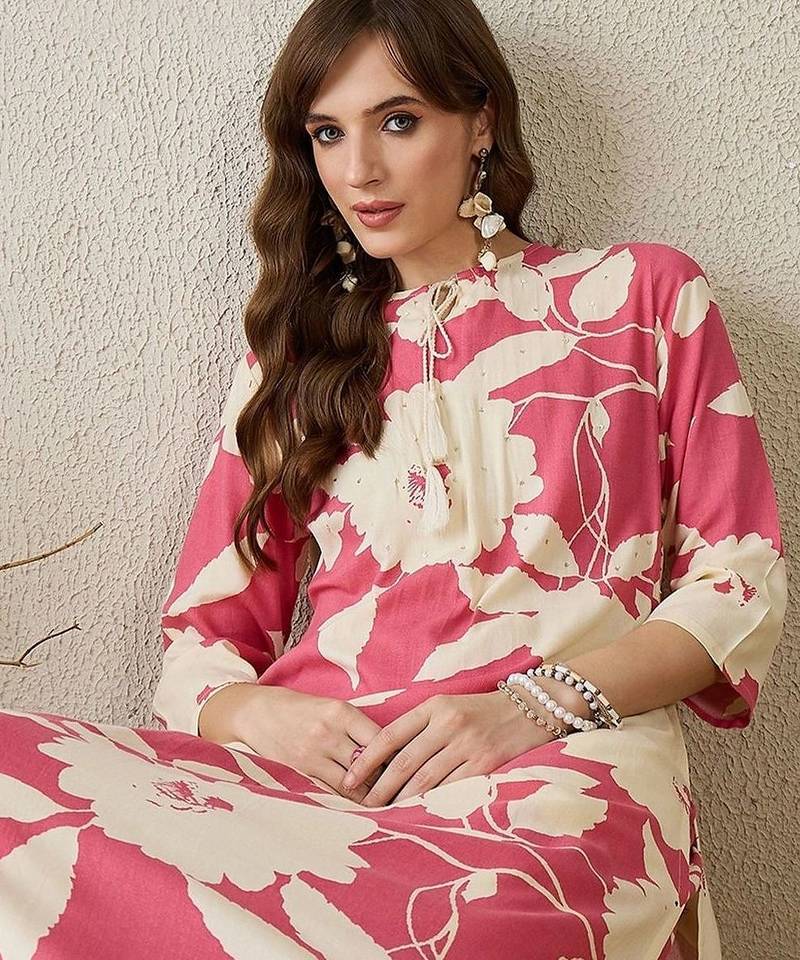 Women Floral Printed Regular Kurta with Trousers