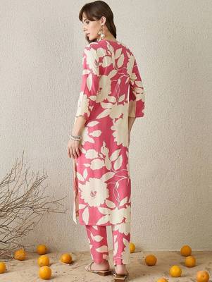 Women Floral Printed Regular Kurta with Trousers 4