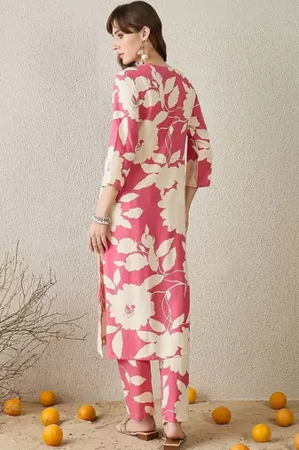 Women Floral Printed Regular Kurta with Trousers