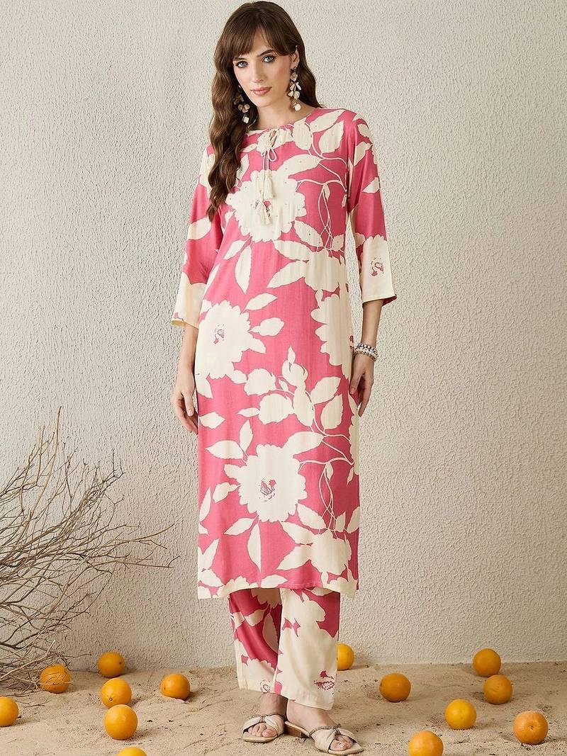 Women Floral Printed Regular Kurta with Trousers