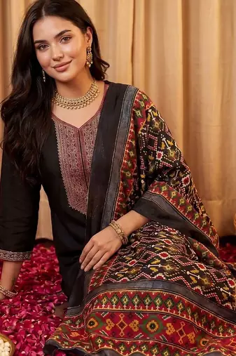 Women Ethnic Motifs Embroidered Regular Thread Work Kurta with Trousers & With Dupatta
