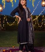 Women Embroidered Regular Thread Work Kurta with Trousers & With Dupatta