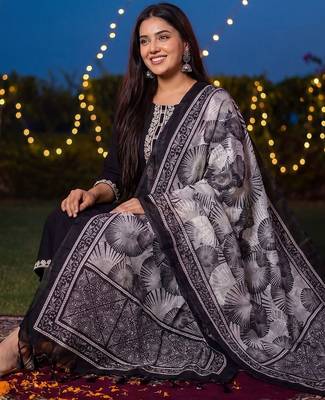 Women Embroidered Regular Thread Work Kurta with Trousers & With Dupatta 5