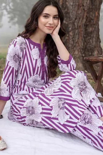 Women Floral Printed Regular Pure Cotton Kurta with Trousers