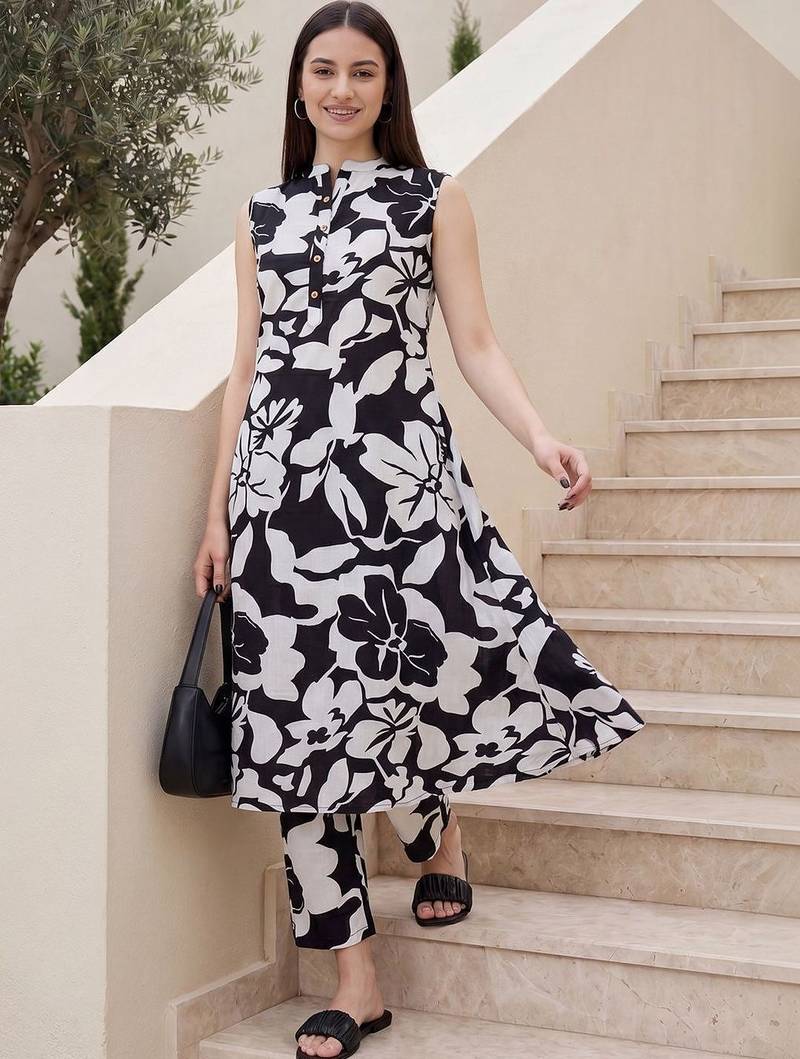 Women Floral Printed Regular Pure Cotton Kurta with Trousers