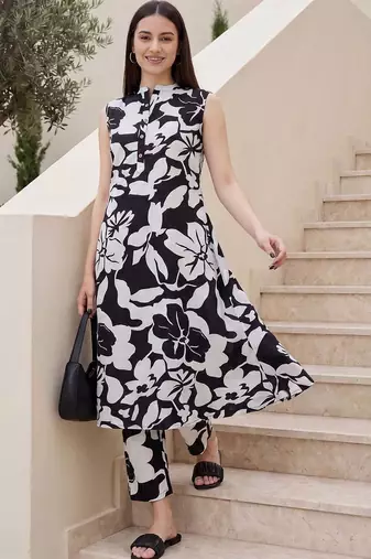 Women Floral Printed Regular Pure Cotton Kurta with Trousers