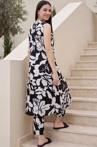 Women Floral Printed Regular Pure Cotton Kurta with Trousers