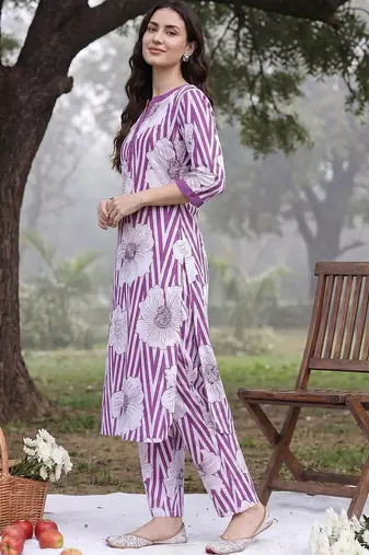 Women Floral Printed Regular Pure Cotton Kurta with Trousers