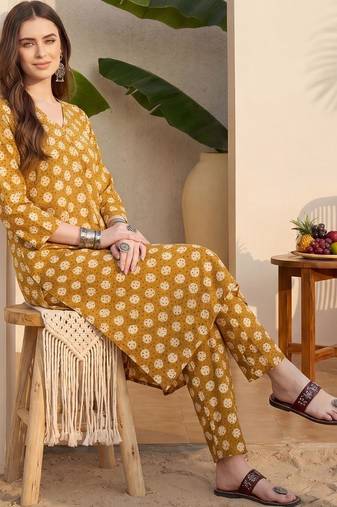 Women Printed Regular Pure Cotton Kurta with Trousers