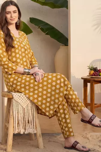 Women Printed Regular Pure Cotton Kurta with Trousers