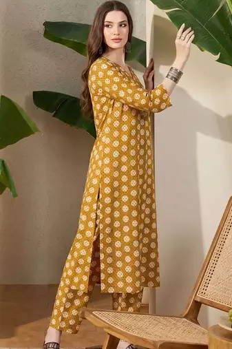 Women Printed Regular Pure Cotton Kurta with Trousers