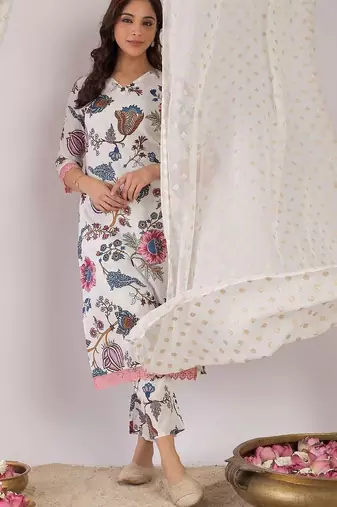 Women Floral Printed Regular Pure Cotton Kurta with Trousers