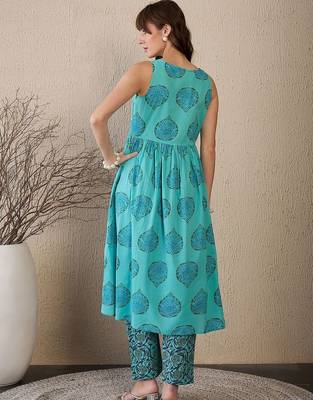 Women Ethnic Motifs Printed Empire Pure Cotton Kurta with Trousers 5
