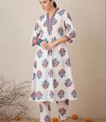 Women Floral Printed Regular Thread Work Cotton Kurta with Trousers