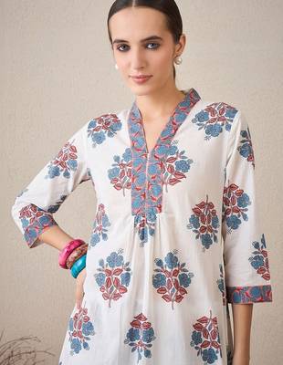 Women Floral Printed Regular Thread Work Cotton Kurta with Trousers 2
