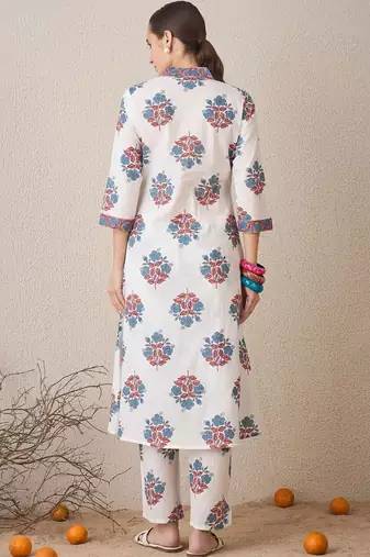 Women Floral Printed Regular Thread Work Cotton Kurta with Trousers
