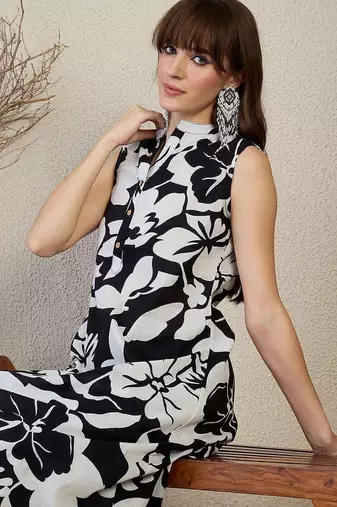 Women Floral Printed Regular Pure Cotton Kurta with Trousers