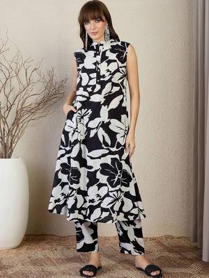 Women Floral Printed Regular Pure Cotton Kurta with Trousers 5