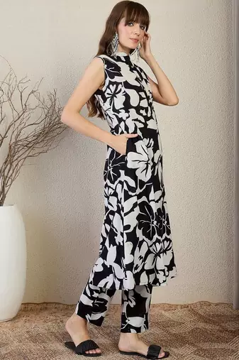 Women Floral Printed Regular Pure Cotton Kurta with Trousers