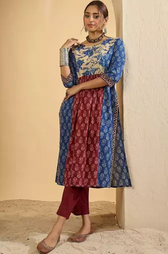 Women Floral Printed Panelled Pure Cotton Kurta with Trousers