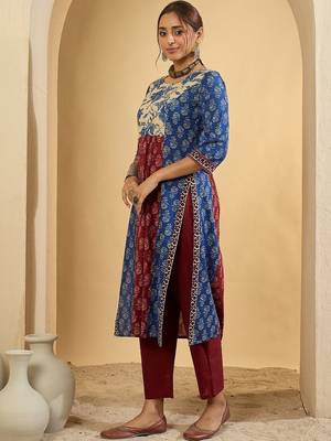Women Floral Printed Panelled Pure Cotton Kurta with Trousers 3