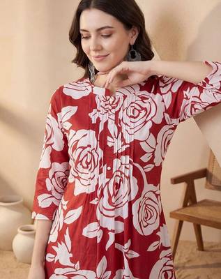 Women Floral Printed Pleated Pure Cotton Kurta with Trousers 2