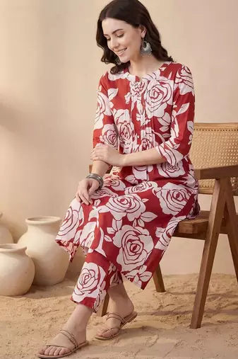 Women Floral Printed Pleated Pure Cotton Kurta with Trousers