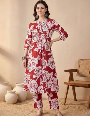 Women Floral Printed Pleated Pure Cotton Kurta with Trousers 6