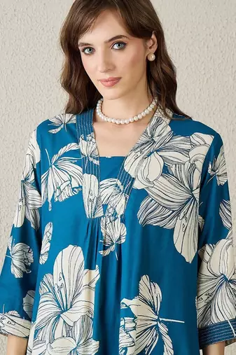 Women Floral Printed Regular Kurta with Trousers
