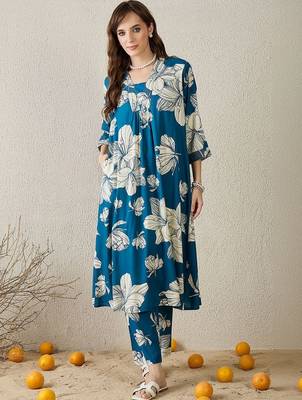 Women Floral Printed Regular Kurta with Trousers 5